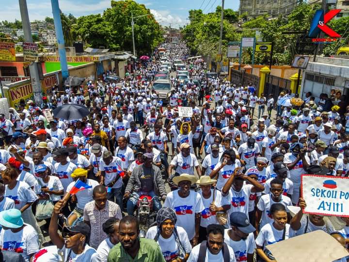 Souf Pou Haïti : Des milliers de protestants dans les rues pour réclamer le&nbsp;changement